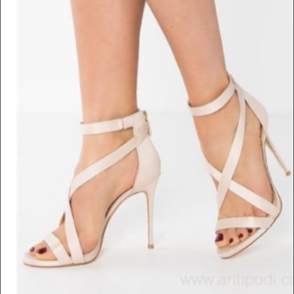 Vince Camuto Imagine Heel NWOT